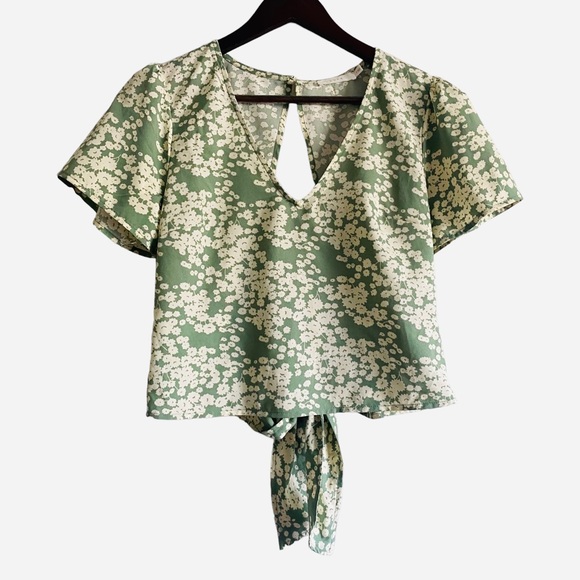 Lush Tops - Lush Tie-Back Green and White/Cream Floral Crop Top Blouse, Size Small